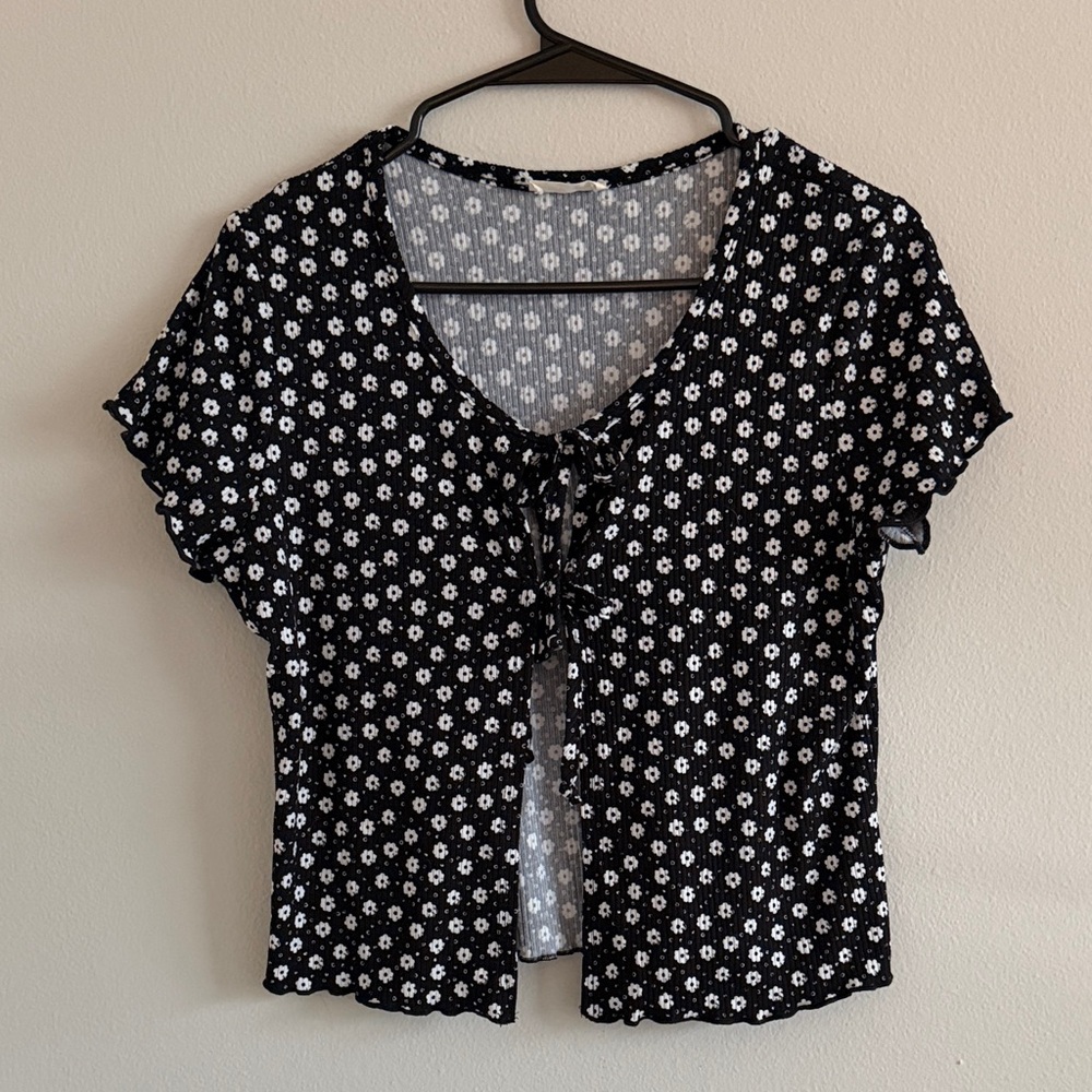 Pinc Black and White Daisy Print Blouse